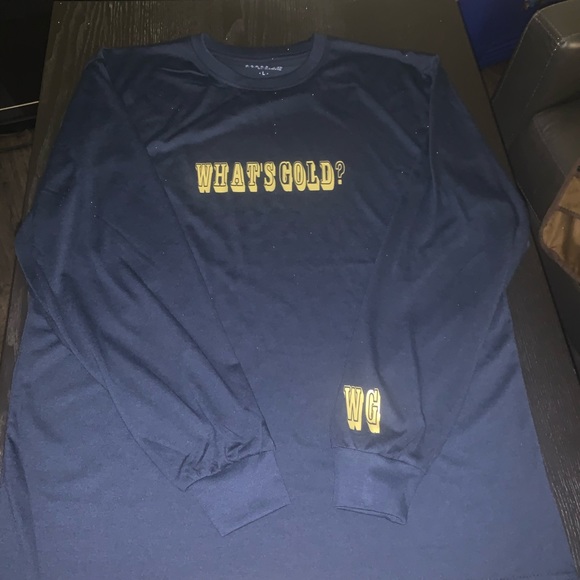 CLOTHING - Picture 2 of 3